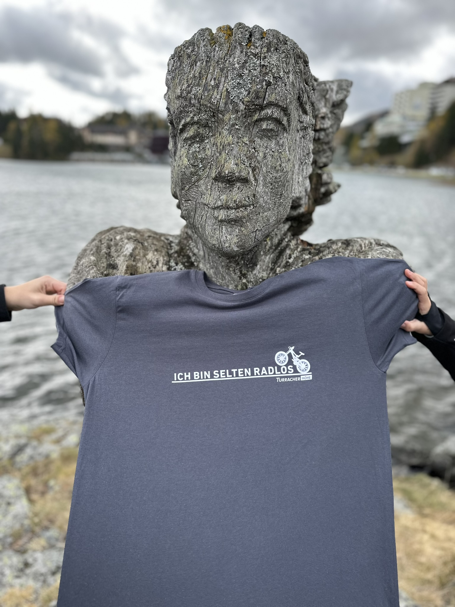 T-Shirt "Ich bin selten radlos" grau