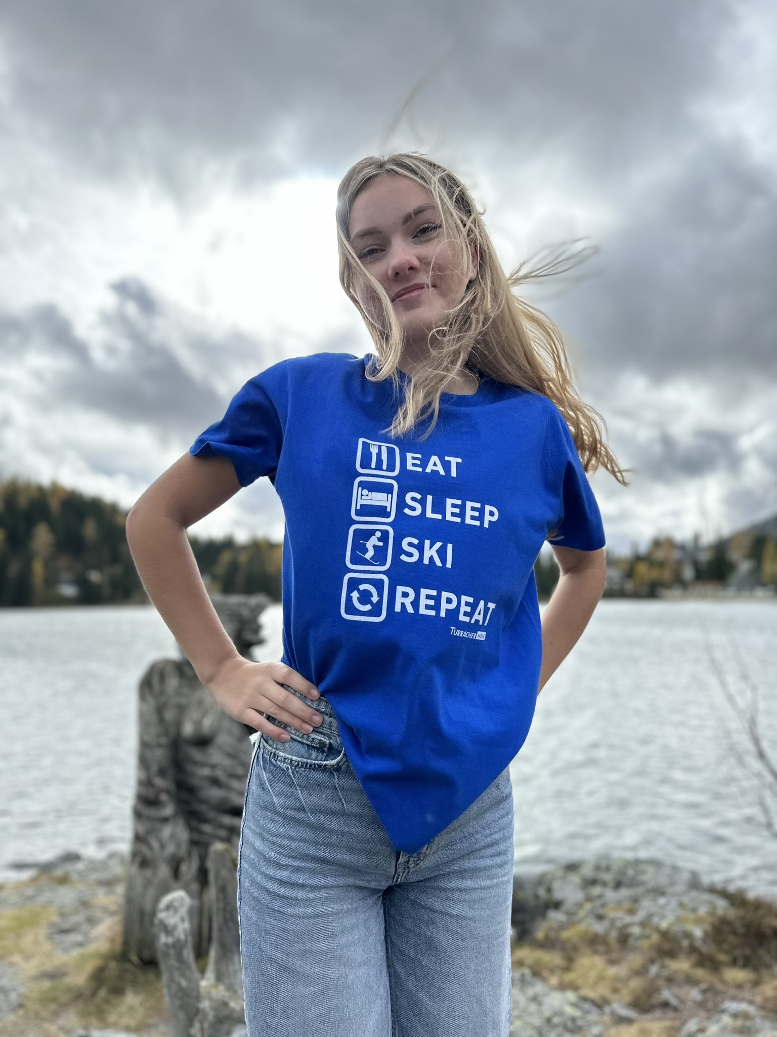 T-Shirt "Eat - Sleep - Ski - Repeat" blau
