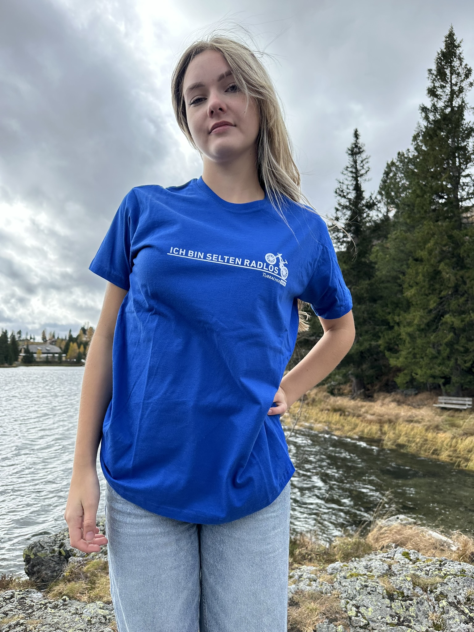 T-Shirt "Ich bin selten radlos" blau