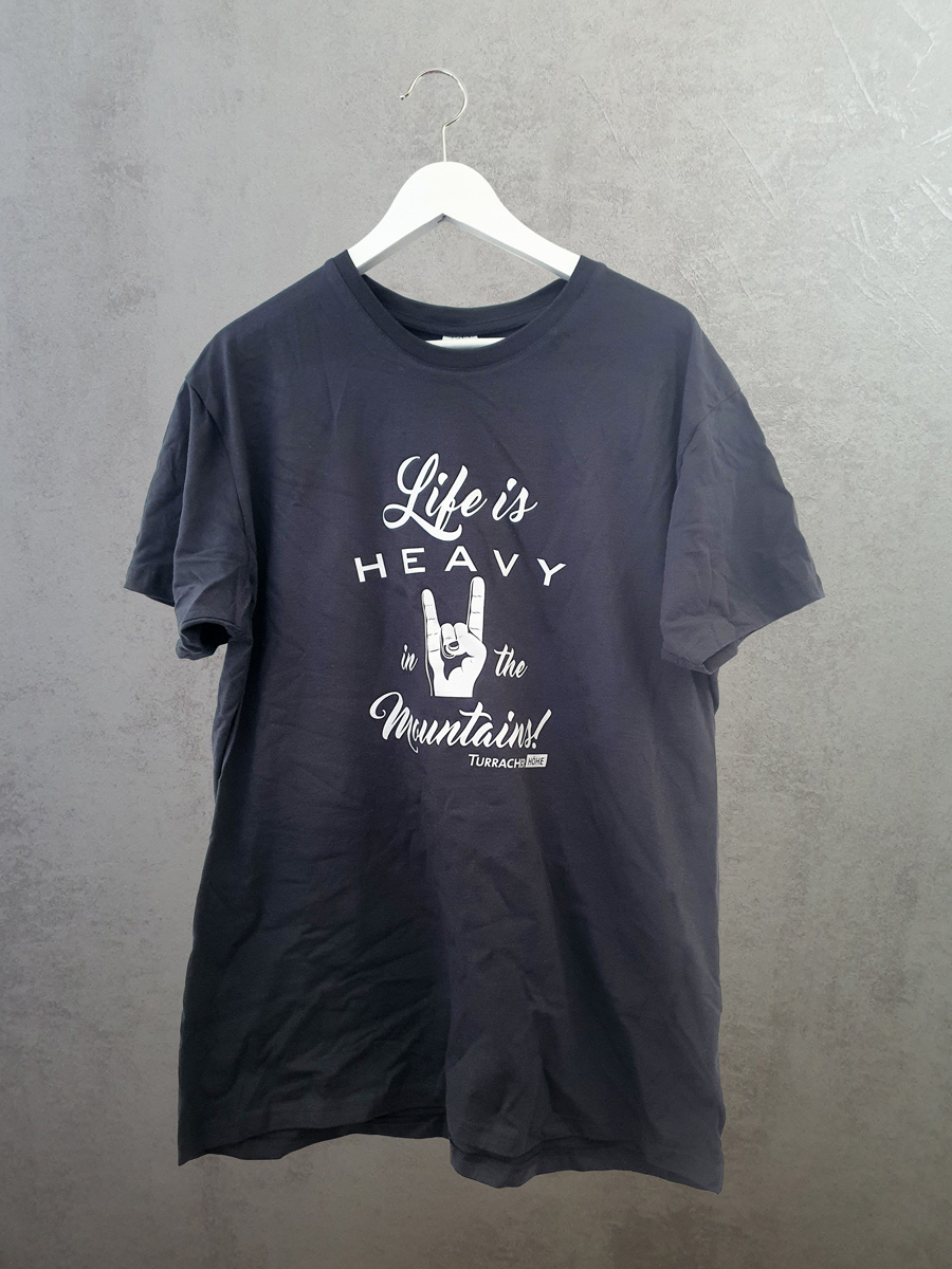 T-Shirt "Life is heavy in the Mountains!" grau T-Shirt "Life is heavy in the Mountains!" grau